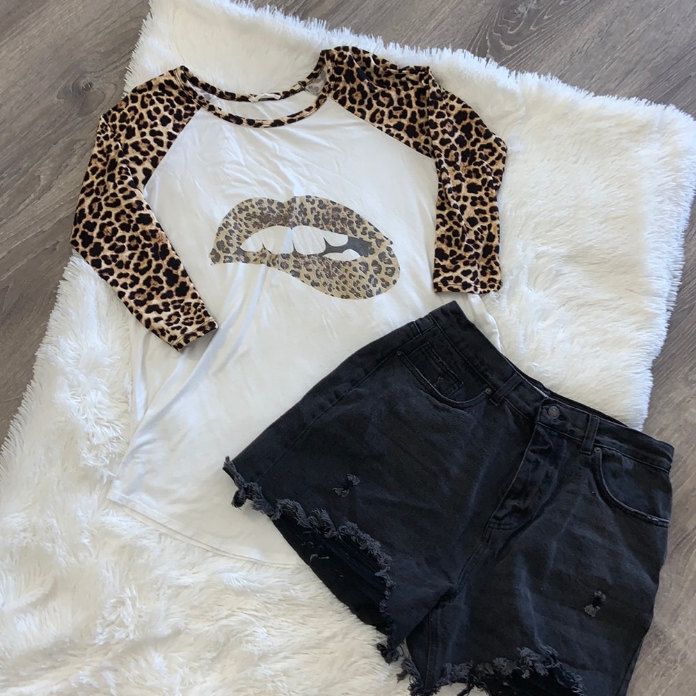 Oversized Animal Print Top size small
